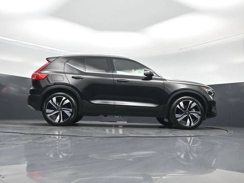 Used 2025 Volvo XC40 B5 Plus AWD/4WD image 46
