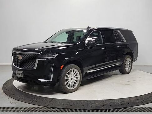 Used 2023 Cadillac Escalade ESV Premium Luxury RWD image 3