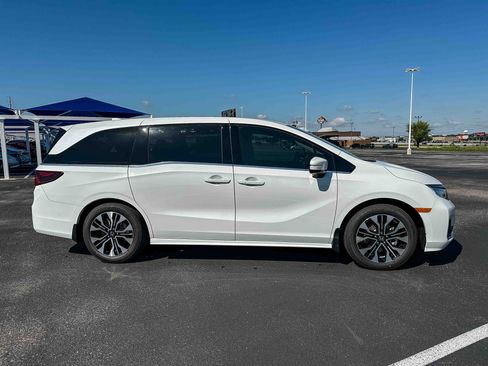 New 2026 Honda Odyssey Elite image 5