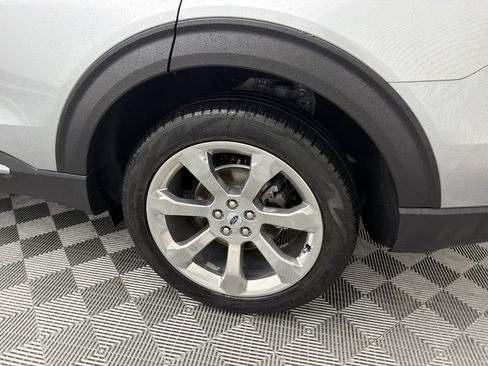 Used 2020 Ford Explorer Platinum w/ Premium Technology Package AWD/4WD image 22