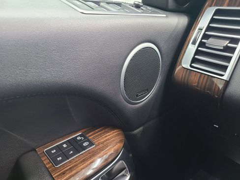 Used 2016 Land Rover Range Rover image 30