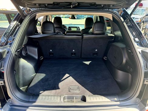 Used 2020 Jeep Cherokee Limited image 24