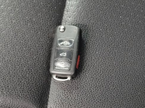 Used 2016 Volkswagen Tiguan R-Line FWD image 32