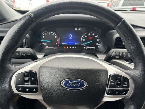 Used 2023 Ford Explorer XLT image 17