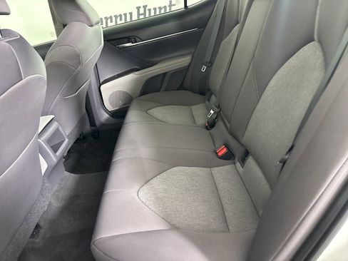 Used 2021 Toyota Camry LE image 22