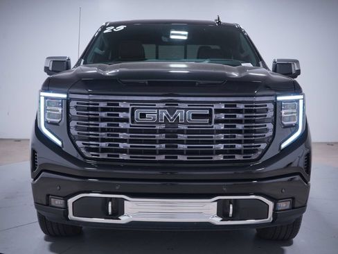 Used 2025 GMC Sierra 1500 Denali Ultimate AWD/4WD image 4