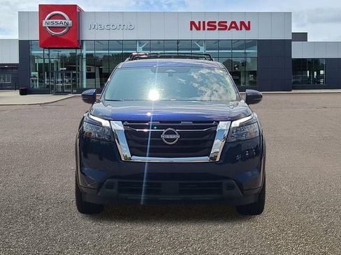 Used 2023 Nissan Pathfinder SV w/ SV Premium Package AWD/4WD image 2