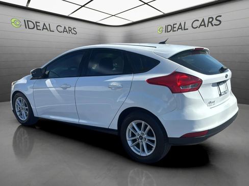 Used 2018 Ford Focus SE FWD image 3