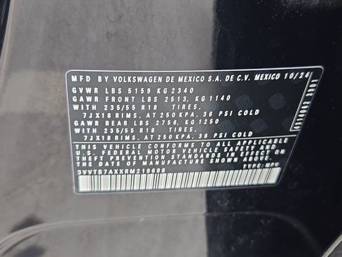 Used 2024 Volkswagen Tiguan Wolfsburg Edition image 35