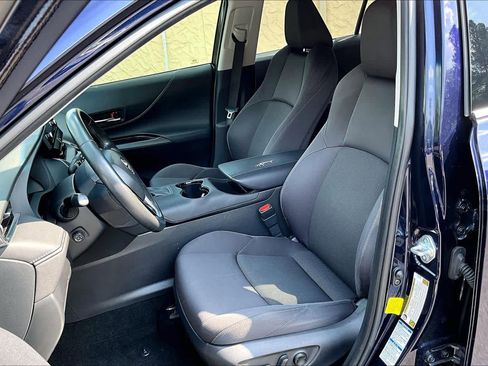 Used 2021 Toyota Venza LE image 7