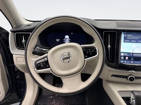 Used 2024 Volvo XC60 B5 Plus w/ Climate Package AWD/4WD image 12