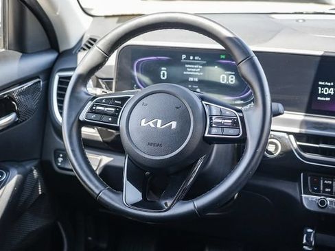 Used 2025 Kia Seltos S FWD image 16