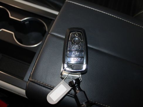 Used 2024 Lincoln Nautilus Reserve image 55