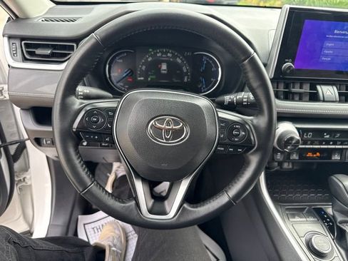 Used 2025 Toyota RAV4 XLE w/ Convenience Package AWD/4WD image 17