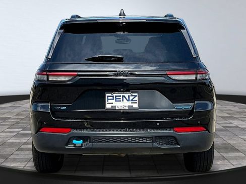 Used 2022 Jeep Grand Cherokee Trailhawk w/ Luxury Tech Group III AWD/4WD image 6
