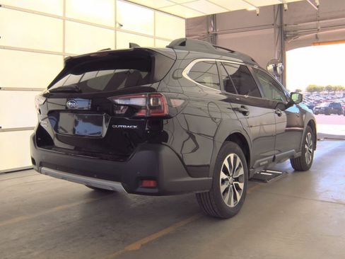 Used 2023 Subaru Outback Limited image 4