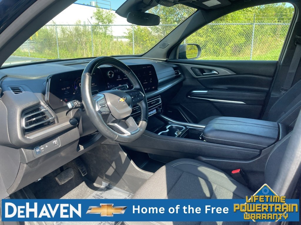 Used 2024 Chevrolet Traverse LT w/ Enhanced Driving Package FWD image 11