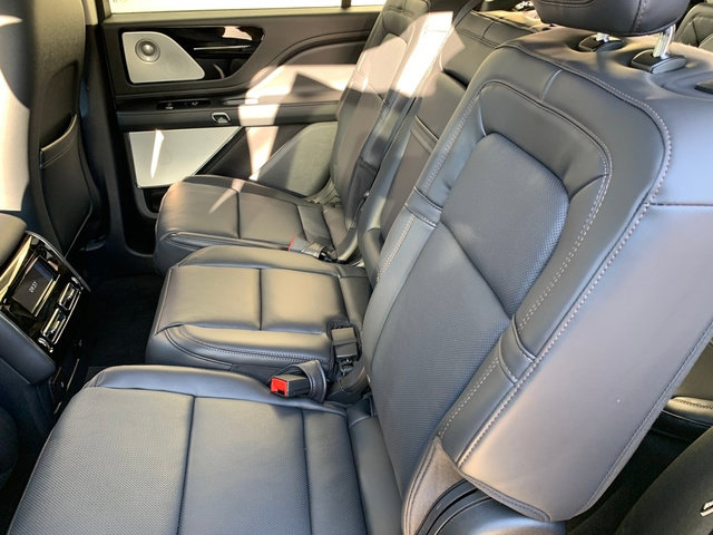New 2027 Lincoln Aviator Reserve AWD/4WD image 16