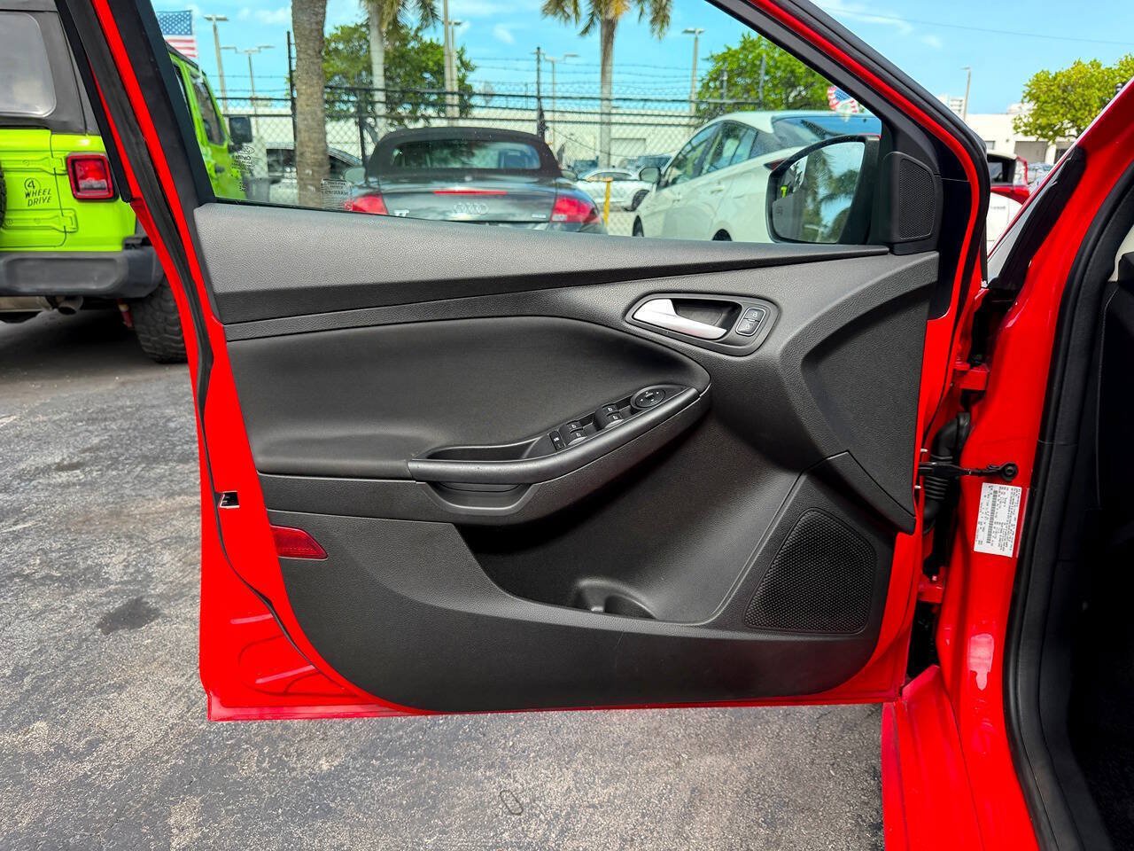 Used 2015 Ford Focus SE w/ SE Ecoboost Package FWD image 20