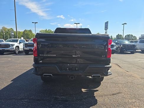 Used 2024 Chevrolet Silverado 1500 LT Trail Boss w/ Convenience Package II AWD/4WD image 7