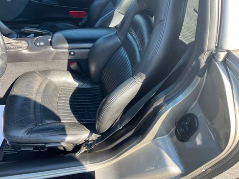 Used 1999 Chevrolet Corvette Coupe w/ Memory Pkg image 18