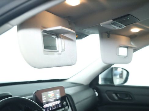 Certified 2025 Nissan Pathfinder SV FWD image 20