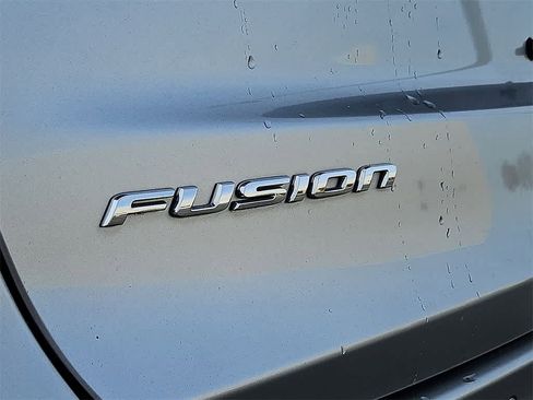 Used 2020 Ford Fusion SE image 30