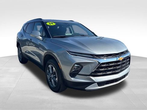 Used 2024 Chevrolet Blazer LT w/ Convenience Package FWD image 18