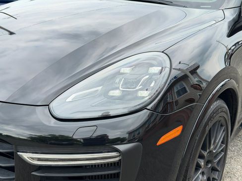 Used 2016 Porsche Cayenne GTS AWD/4WD image 9