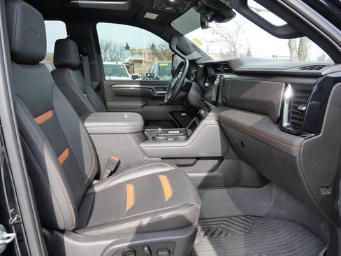Used 2025 GMC Sierra 2500 AT4 w/ AT4 Premium Plus Package AWD/4WD image 14