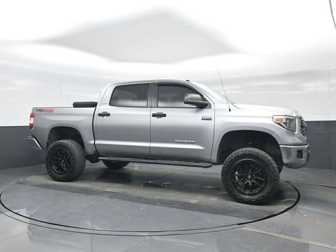 Used 2018 Toyota Tundra SR5 w/ TRD Off Road Package image 8