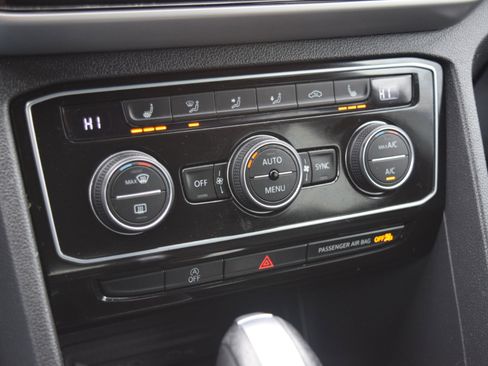 Used 2022 Volkswagen Atlas Cross Sport SE image 27