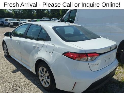 Used 2025 Toyota Corolla LE FWD image 3