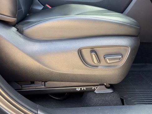 Used 2023 Toyota Highlander XLE FWD image 26