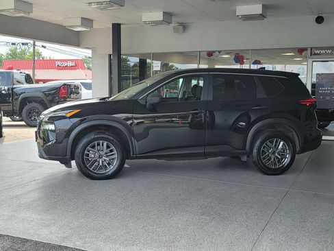 Used 2024 Nissan Rogue S FWD image 5