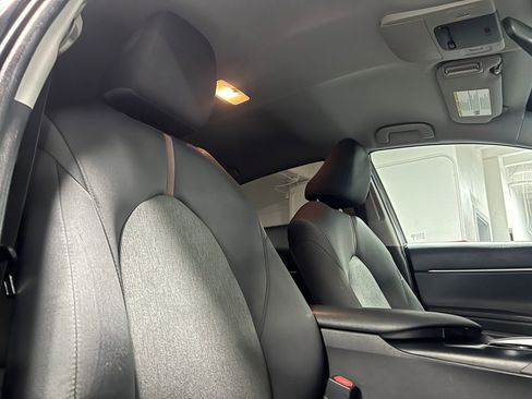 Certified 2018 Toyota Camry LE image 21