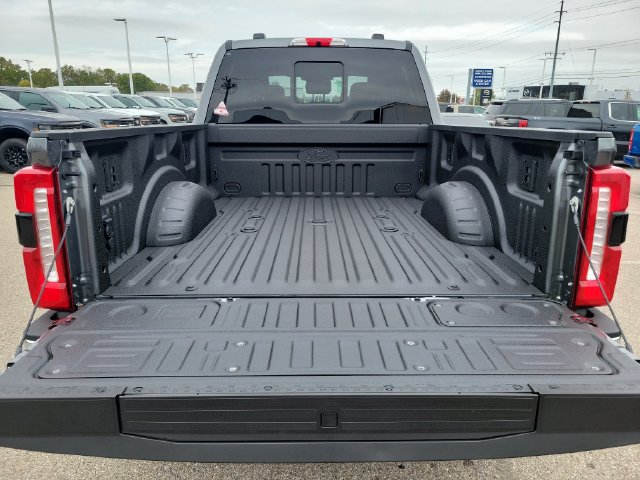 New 2027 Ford F250 Lariat w/ Lariat Premium Package AWD/4WD image 7