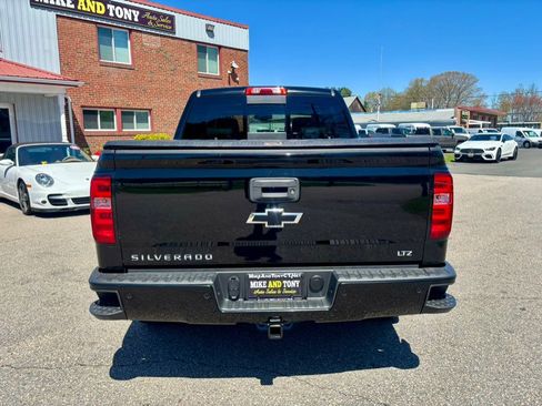 Used 2017 Chevrolet Silverado 1500 LTZ Z71 w/ LTZ Plus Package AWD/4WD image 7