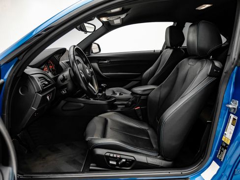 Used 2017 BMW M2 RWD image 39