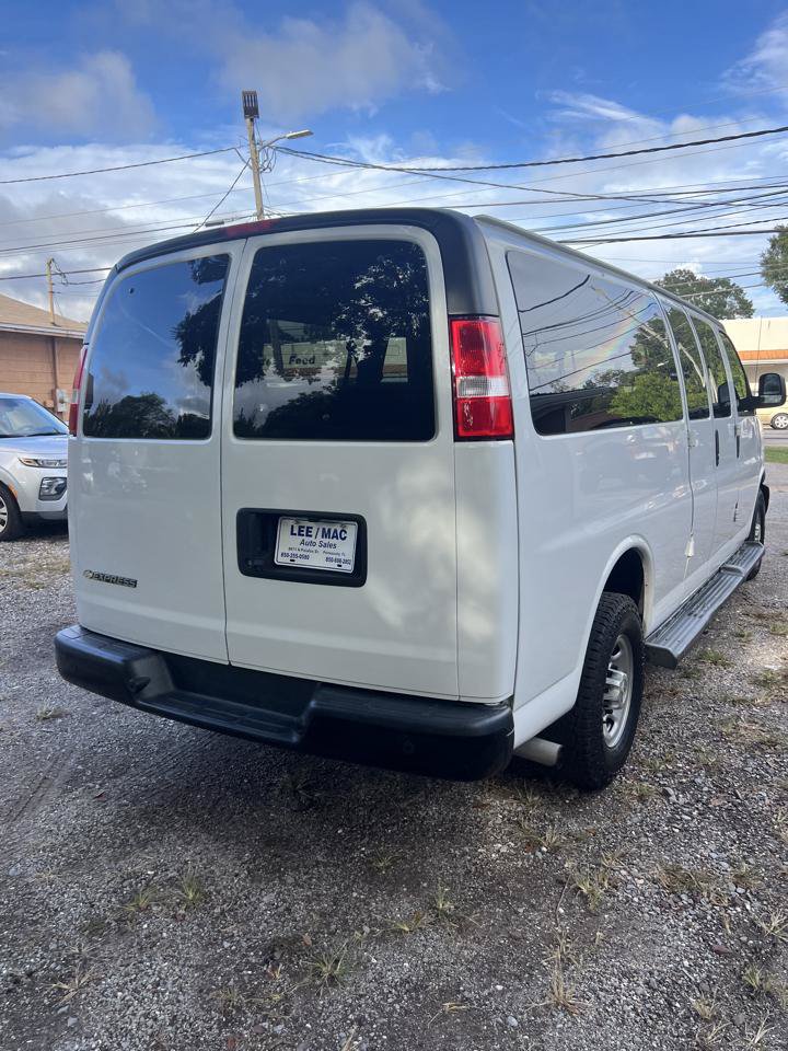 Used 2022 Chevrolet Express 3500 LS RWD image 5