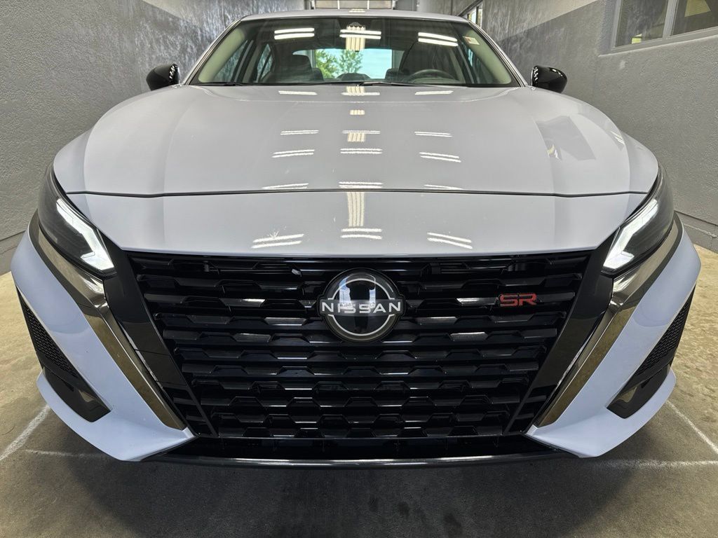 Used 2024 Nissan Altima 2.5 SR FWD image 5