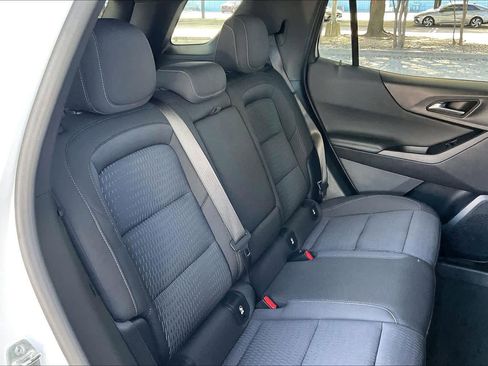 Used 2025 Chevrolet Equinox LT image 17