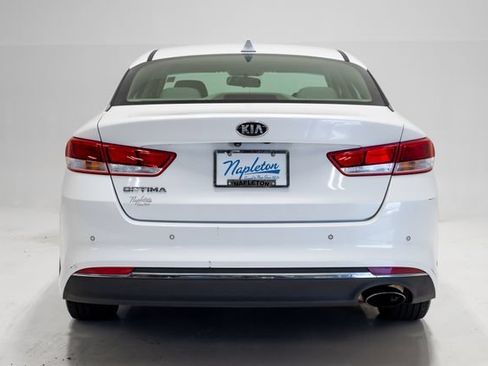 Used 2018 Kia Optima LX w/ 17" Alloy Wheels Package FWD image 31