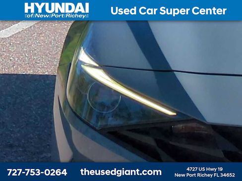Used 2021 Hyundai Elantra SEL w/ Convenience Package FWD image 9