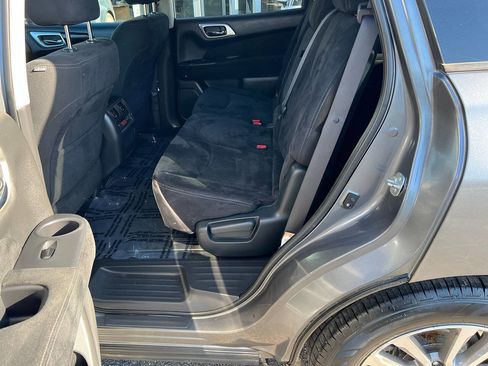 Used 2015 Nissan Pathfinder SV FWD image 22