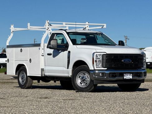 New 2026 Ford F250 XL w/ XL Chrome Package image 2