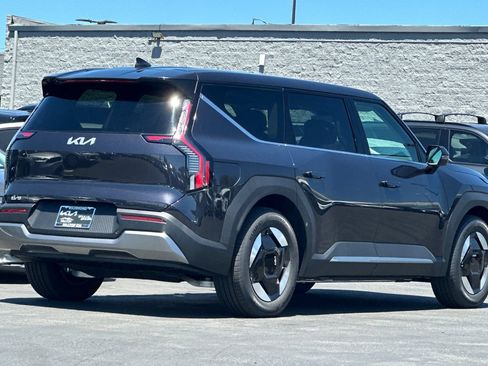 New 2026 Kia EV9 Light RWD image 4