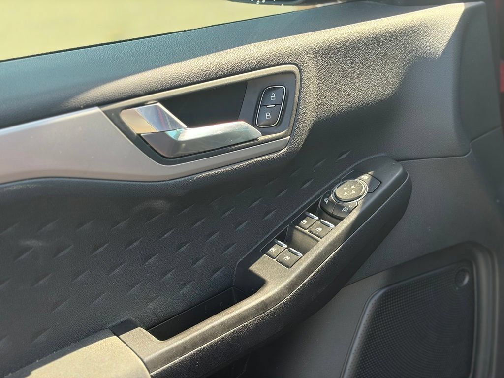 Used 2020 Ford Escape SE AWD/4WD image 18