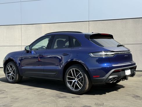 Used 2025 Porsche Macan image 3