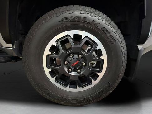 Used 2025 Toyota 4Runner TRD Off-Road Premium AWD/4WD image 28